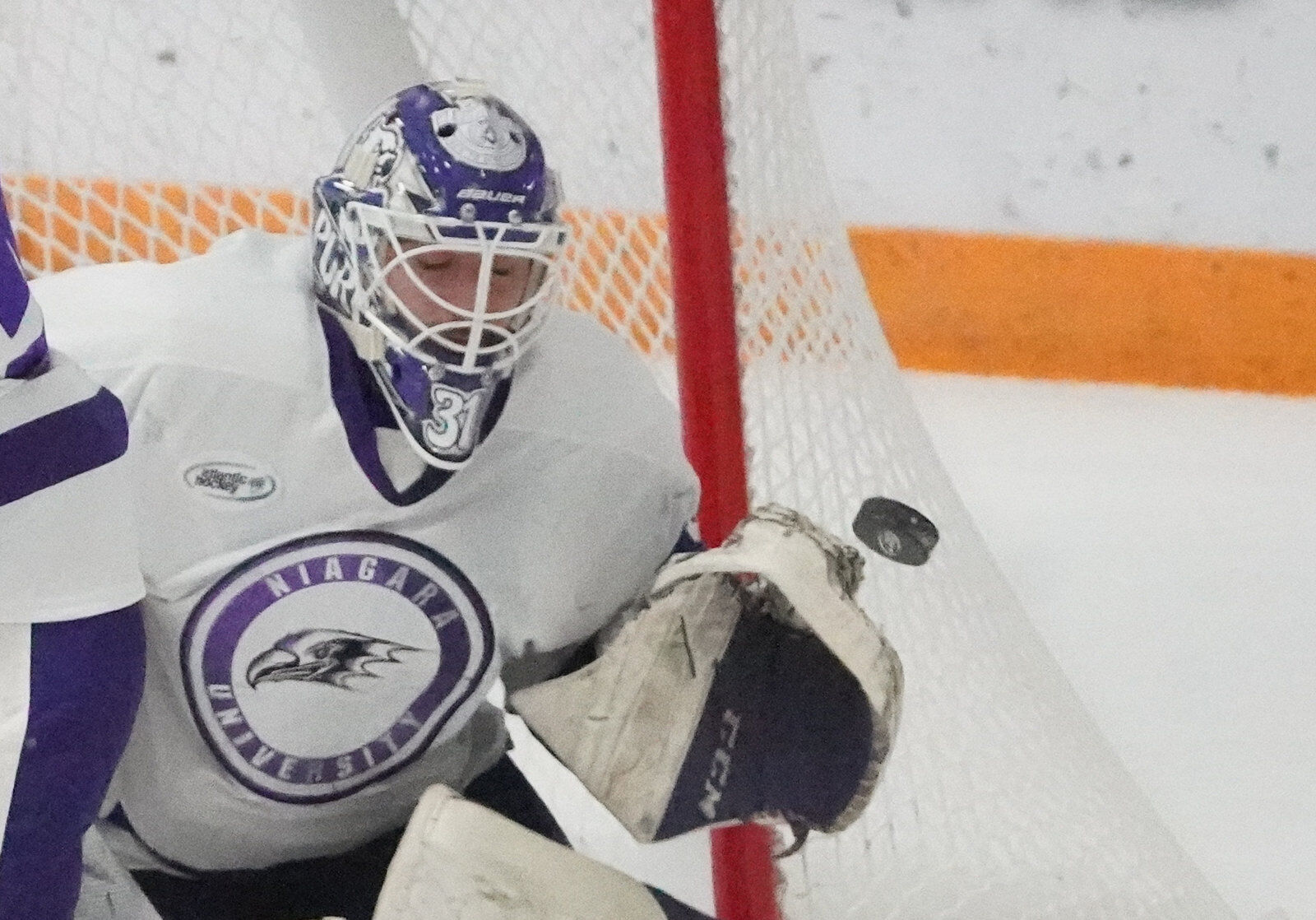 Niagara hockey faces Sacred Heart in an AHA game